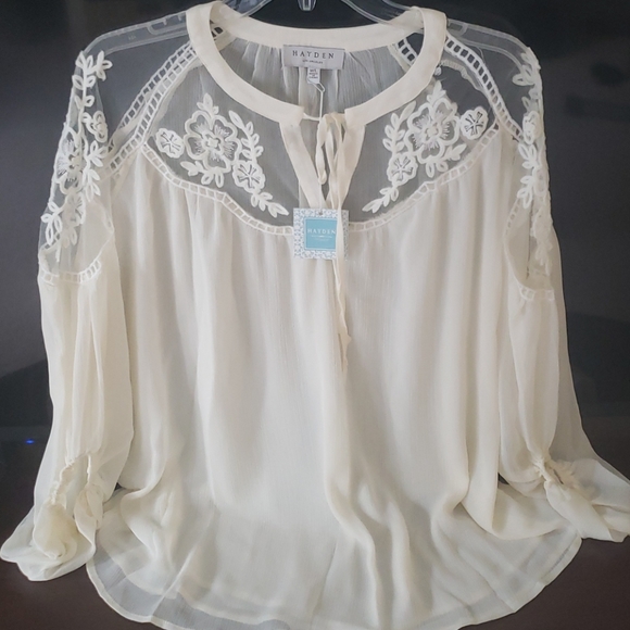 💖1 left PRICE DROP💖NWT Boho top - Picture 2 of 6